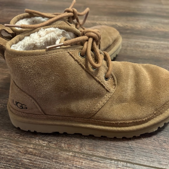 Ugg Woman’s Neumel in color chestnut size 6 - Picture 4 of 7